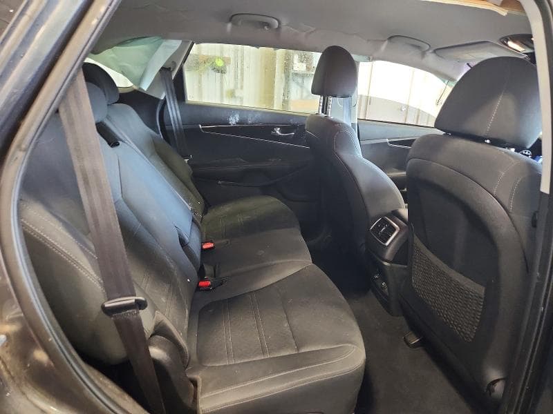 2020 KIA SORENTO LX 11