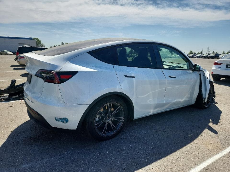 2025 TESLA MODEL Y 3