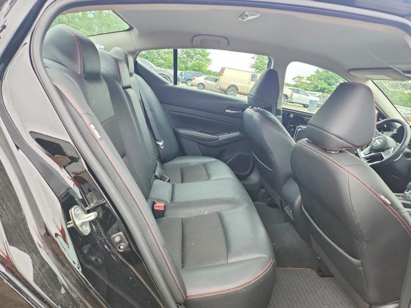 2021 NISSAN ALTIMA SR 10