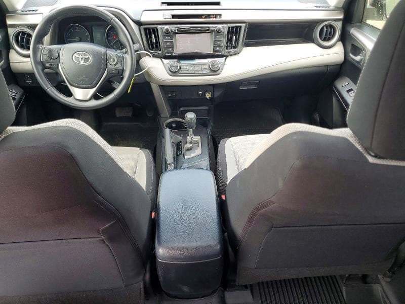2017 TOYOTA RAV4 XLE 8