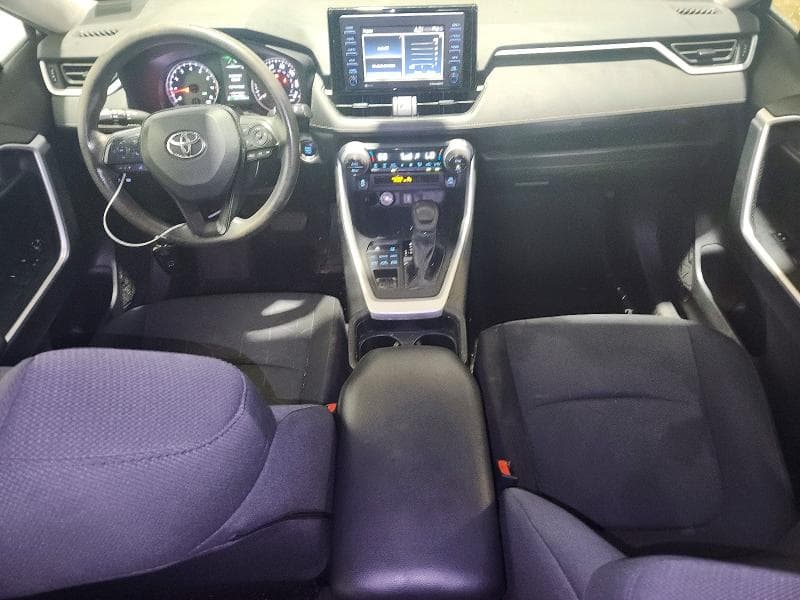 2021 TOYOTA RAV4 XLE 8