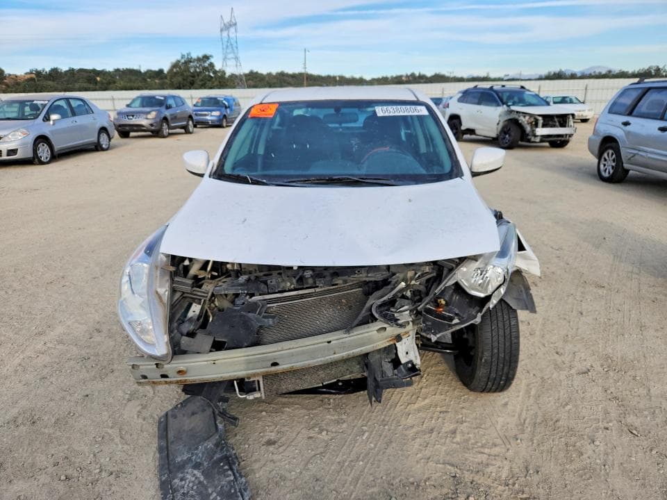 2019 NISSAN VERSA SV 5