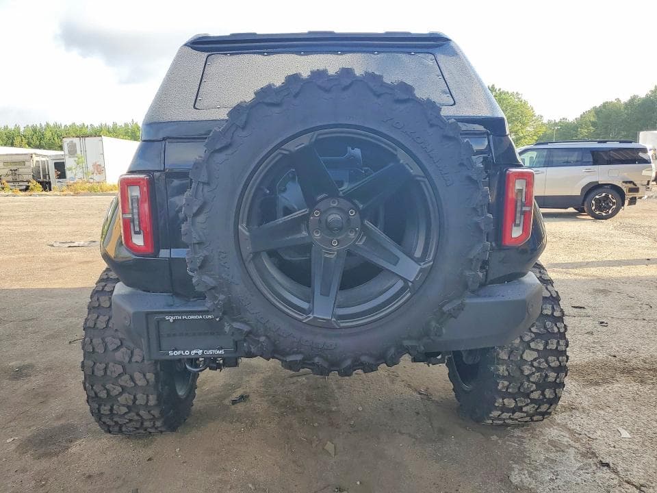 2024 FORD BRONCO OUTER BANKS 6