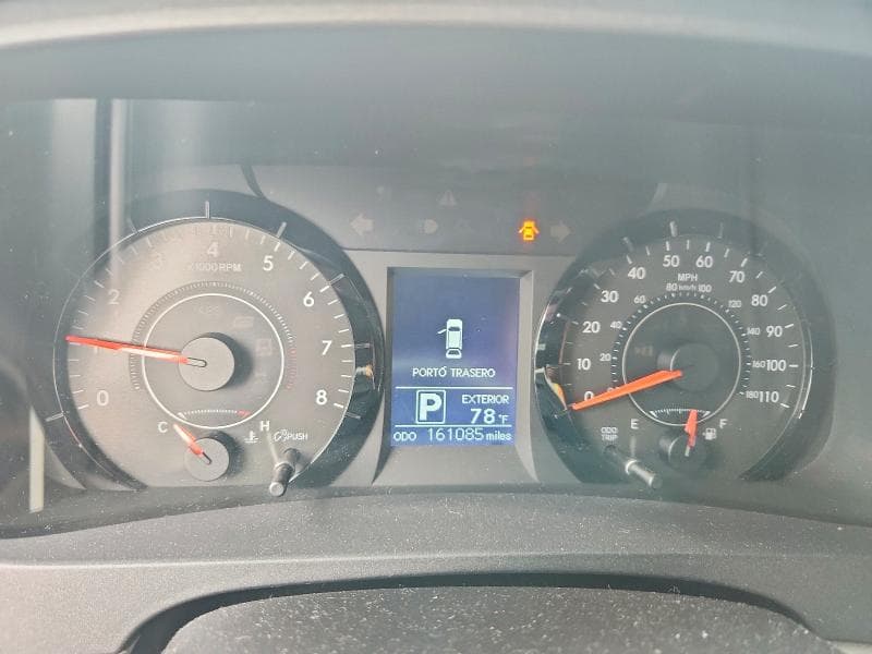 2017 TOYOTA SIENNA LE 9