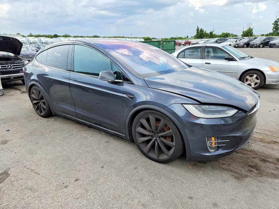 2017 TESLA MODEL X 4
