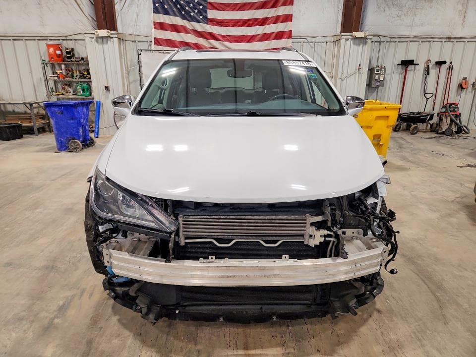 2020 CHRYSLER PACIFICA LIMITED 5