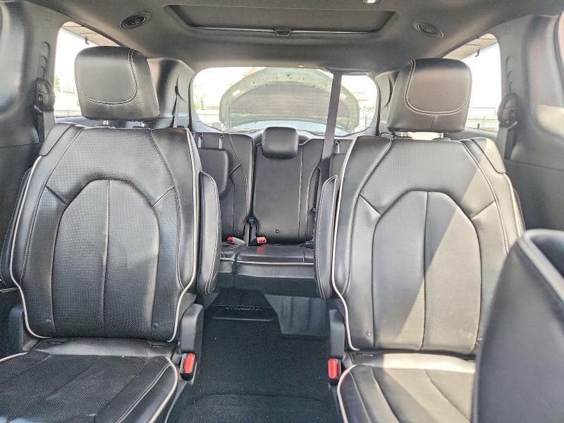 2018 CHRYSLER PACIFICA LIMITED 10