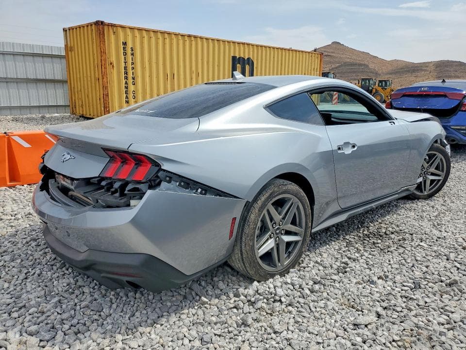 2026 FORD MUSTANG 3