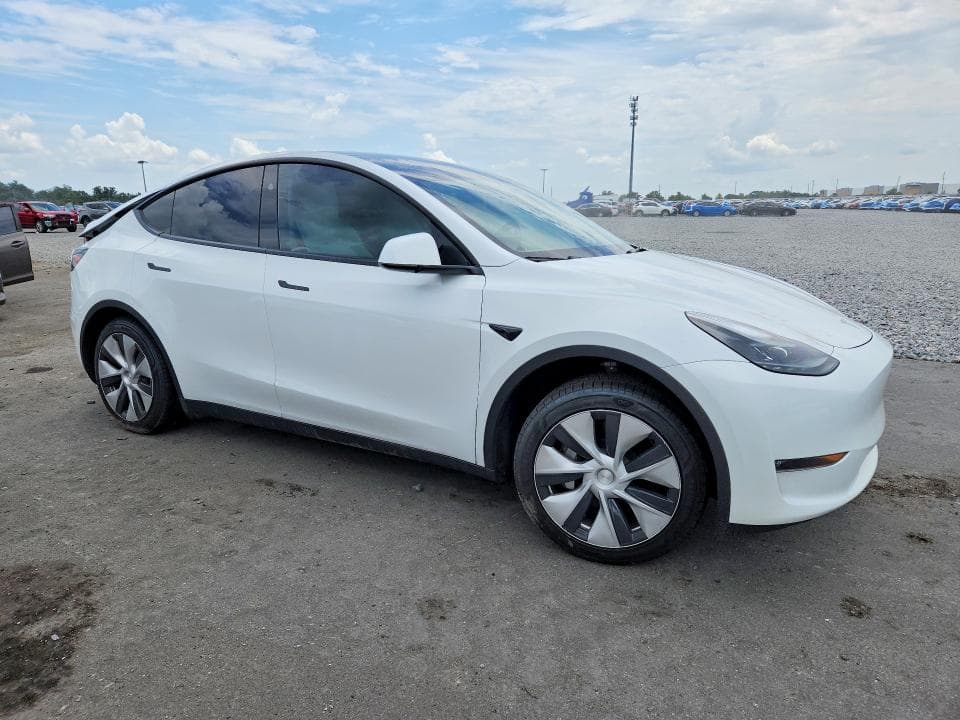 2023 TESLA MODEL Y 4