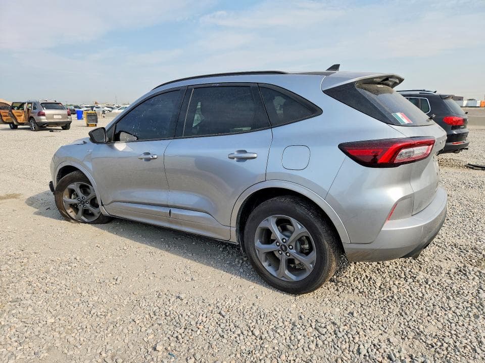 2023 FORD ESCAPE ST LINE 2
