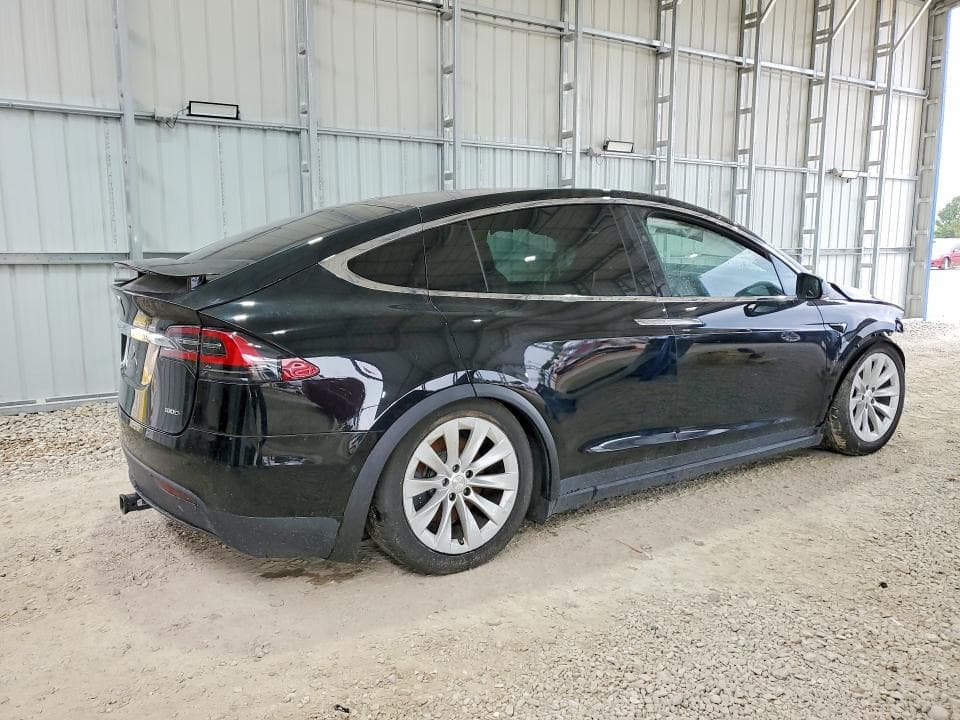 2017 TESLA MODEL X 3