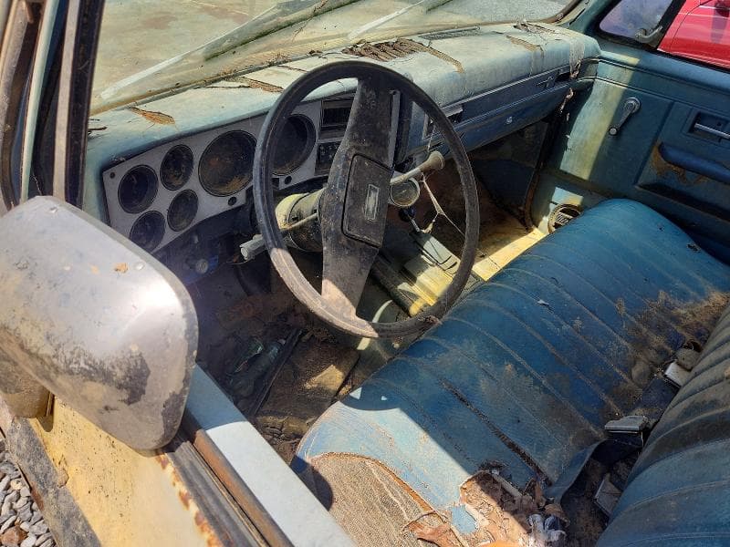 1983 CHEVROLET SUBURBAN K2 8