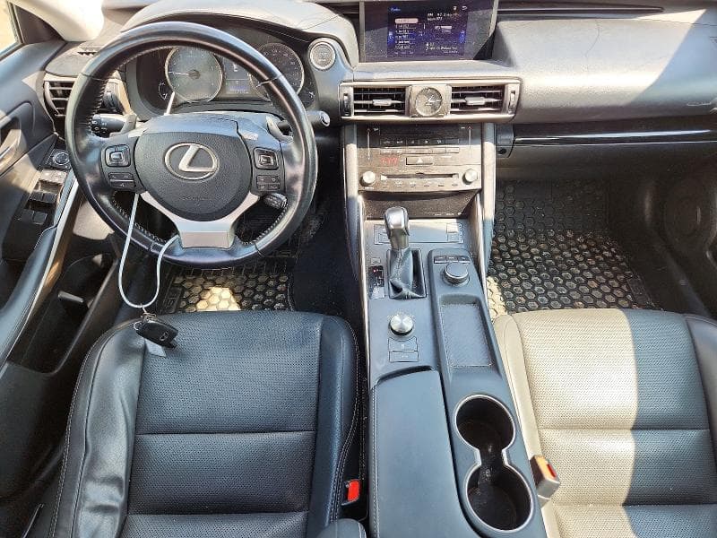 2017 LEXUS IS 300 8