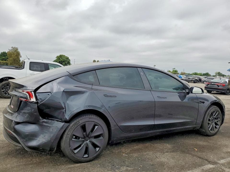2026 TESLA MODEL 3 3