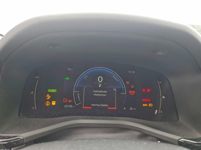 2025 TOYOTA CAMRY SE 9