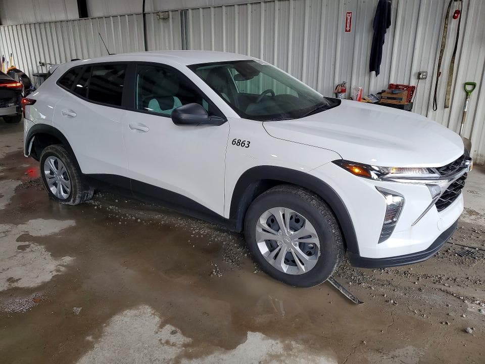 2025 CHEVROLET TRAX LS 4