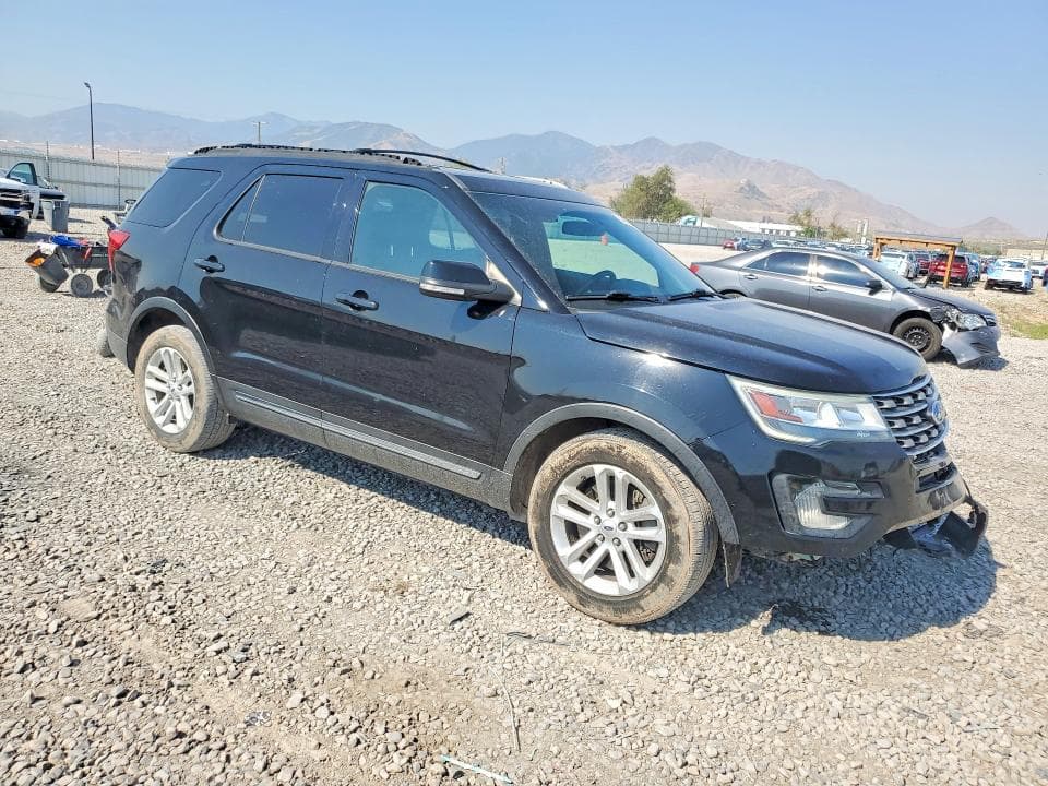 2017 FORD EXPLORER XLT 4
