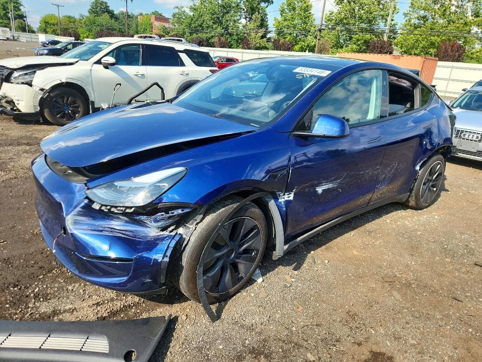 2025 TESLA MODEL Y