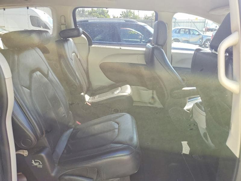 2020 CHRYSLER PACIFICA TOURING L 11