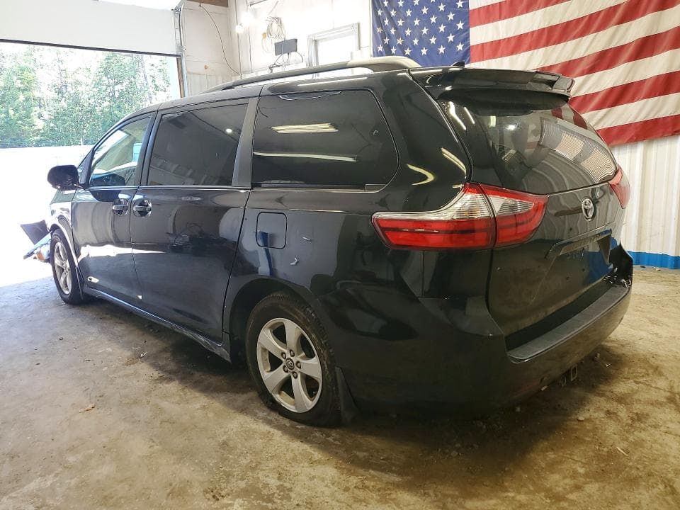 2020 TOYOTA SIENNA LE 2