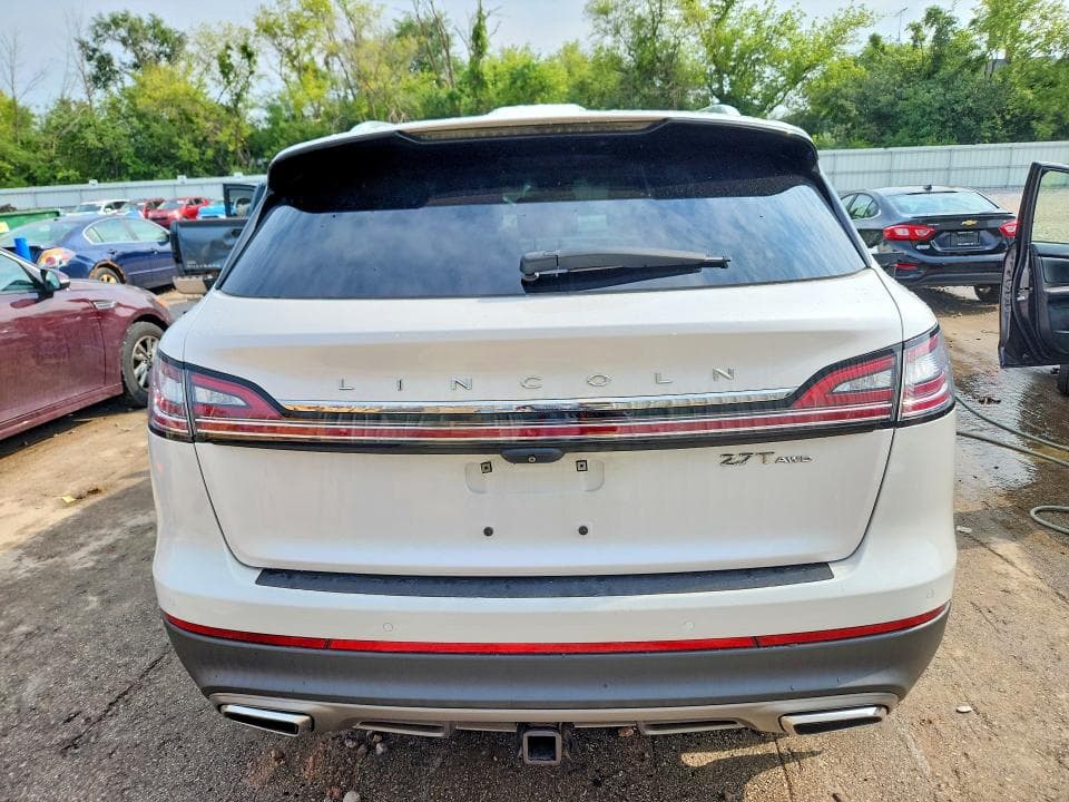 2019 LINCOLN NAUTILUS RESERVE 6