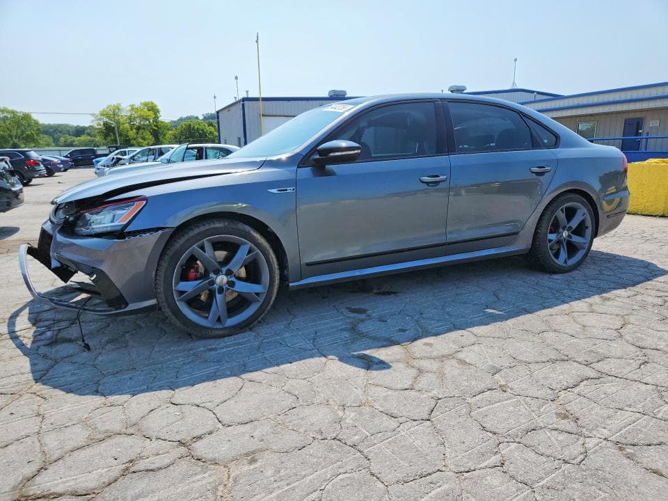 2018 VOLKSWAGEN PASSAT GT - 1