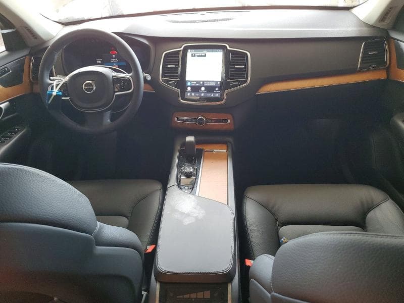 2024 VOLVO XC90 PLUS 8