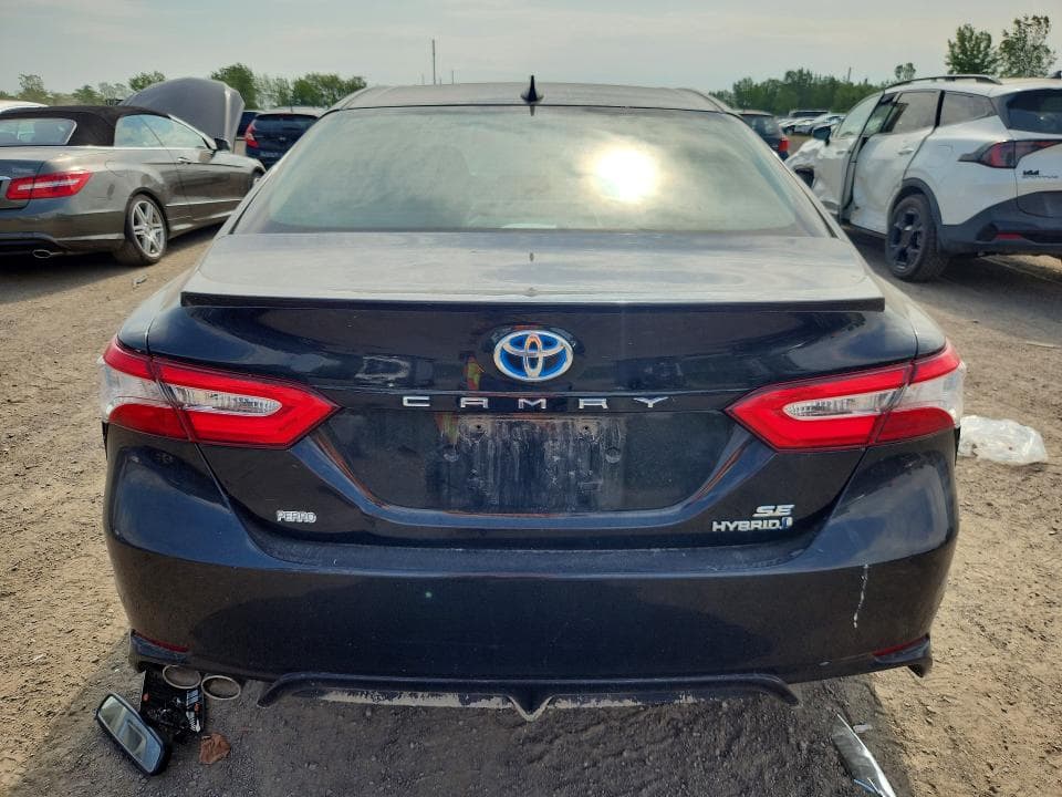 2020 TOYOTA CAMRY HYBRID SE 6