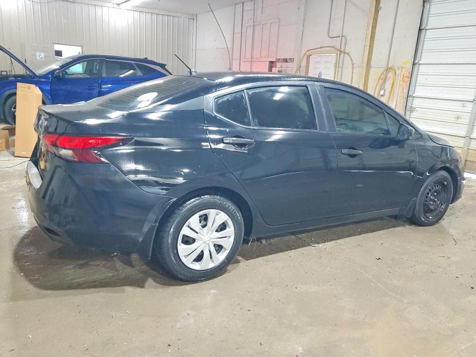 2021 NISSAN VERSA S 3