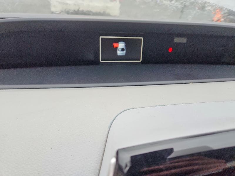 2018 TOYOTA PRIUS TWO 9