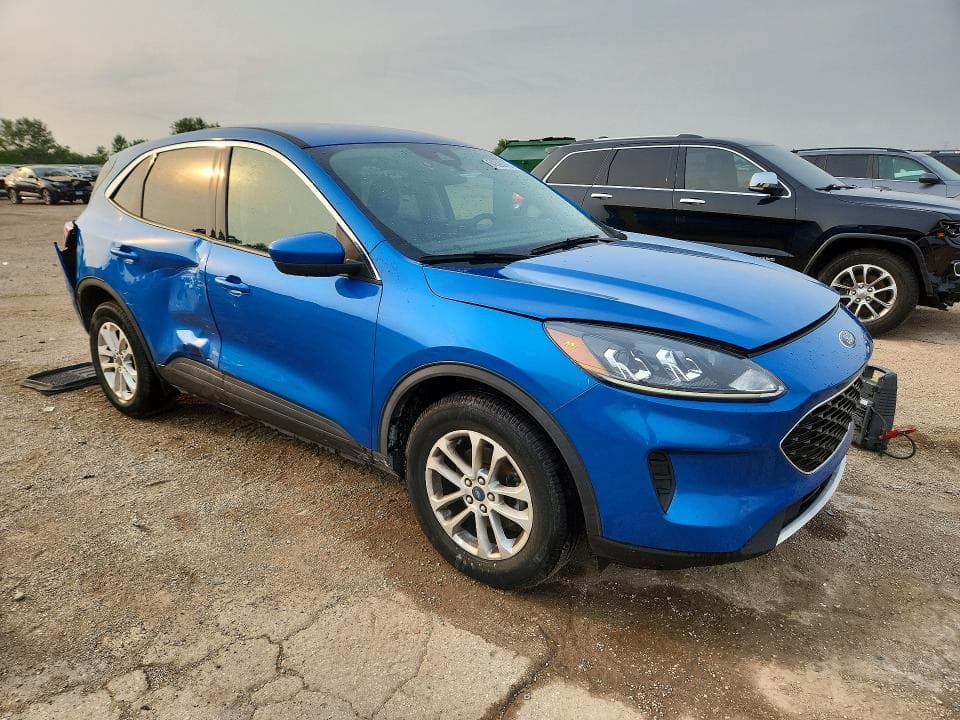 2020 FORD ESCAPE SE 4