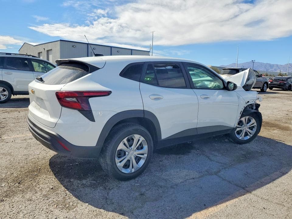 2024 CHEVROLET TRAX LS 3