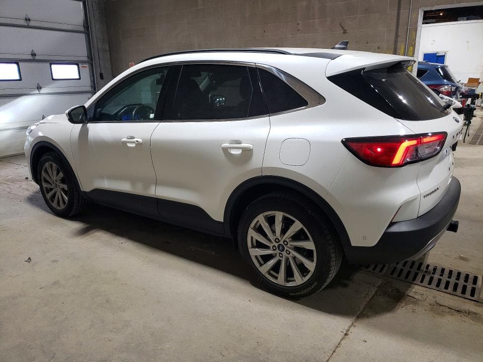 2022 FORD ESCAPE TITANIUM 2