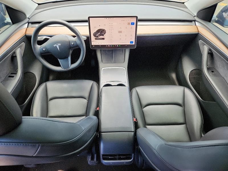 2023 TESLA MODEL Y 8