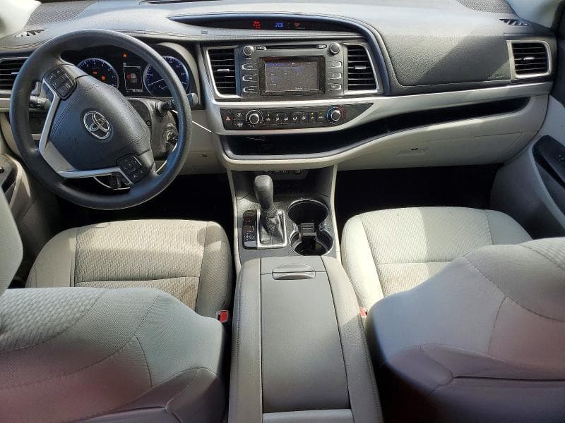 2019 TOYOTA HIGHLANDER LE 8