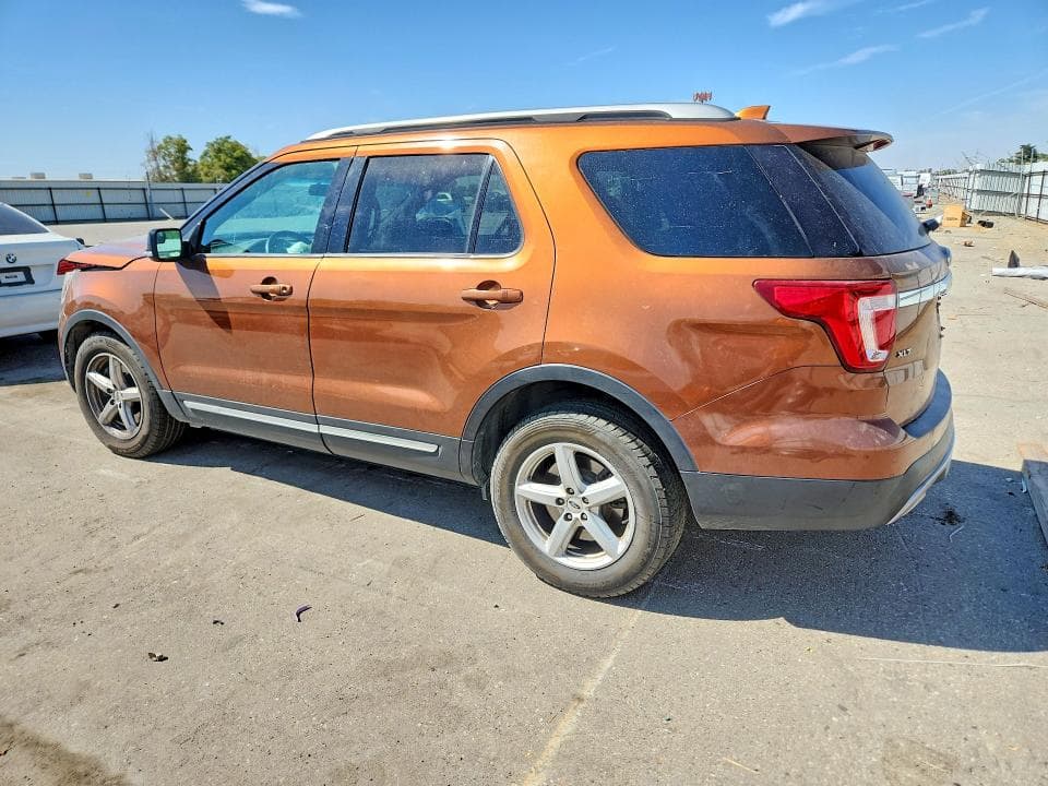 2017 FORD EXPLORER XLT 2