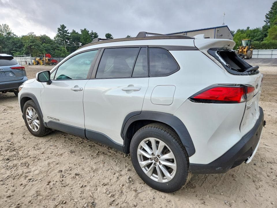2022 TOYOTA COROLLA CROSS LE 2