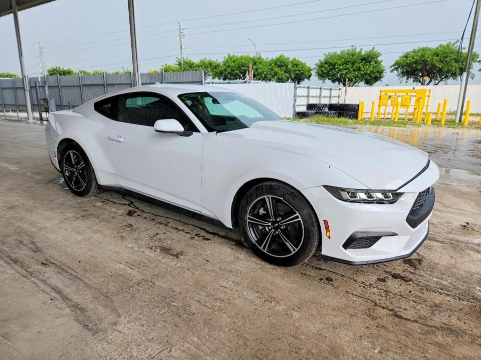 2025 FORD MUSTANG 4