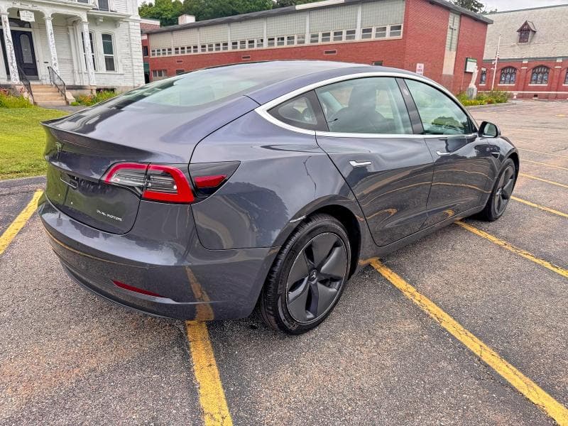 2018 TESLA MODEL 3 4