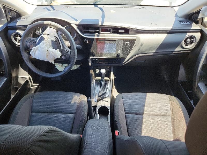 2017 TOYOTA COROLLA LE 8