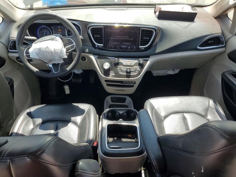 2023 CHRYSLER PACIFICA TOURING L 8