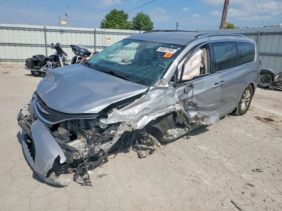2019 CHRYSLER PACIFICA TOURING L