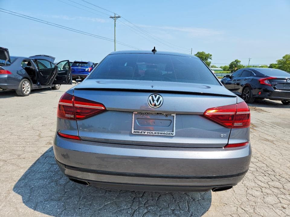 2018 VOLKSWAGEN PASSAT GT 6