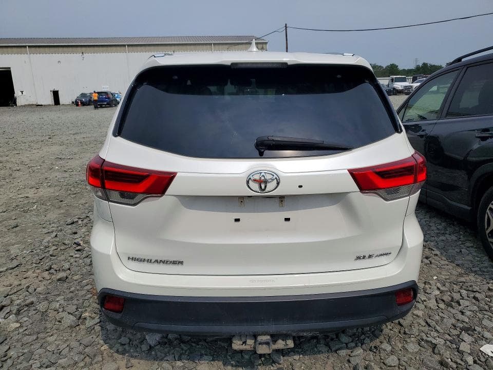 2019 TOYOTA HIGHLANDER XLE 6