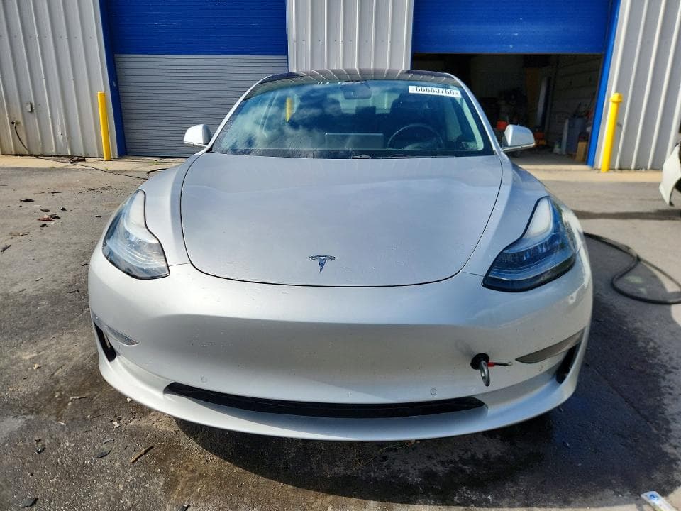 2018 TESLA MODEL 3 5