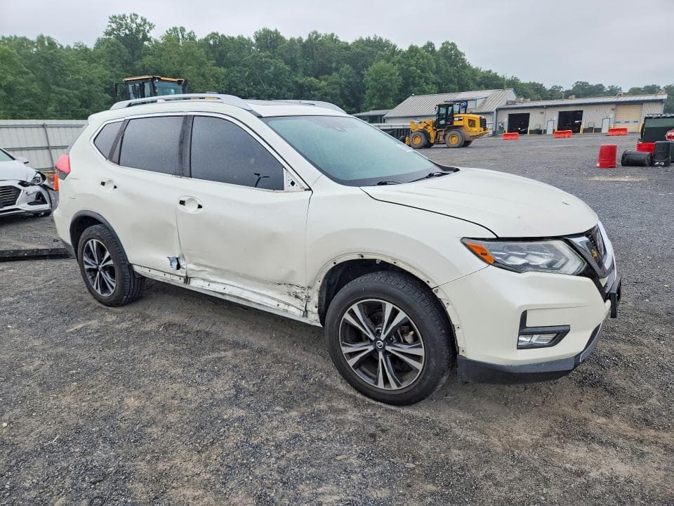 2017 NISSAN ROGUE SL 4