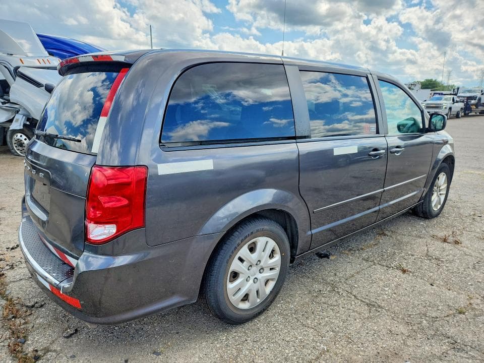 2017 DODGE GRAND CARAVAN SE 3