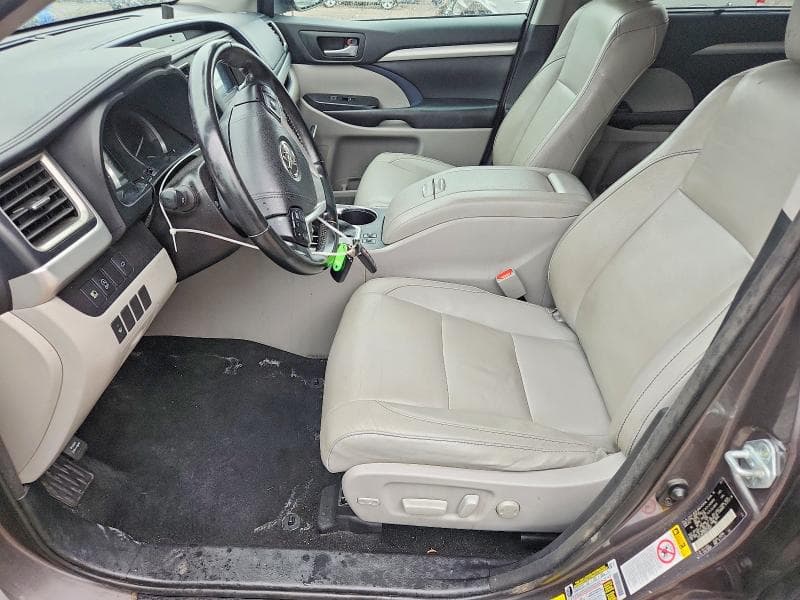 2017 TOYOTA HIGHLANDER XLE 7