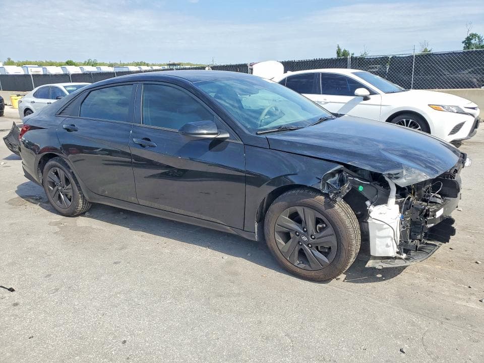 2021 HYUNDAI ELANTRA SEL 4