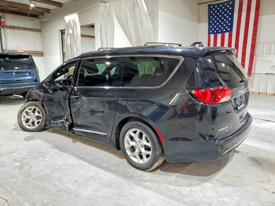 2020 CHRYSLER PACIFICA TOURING L 2